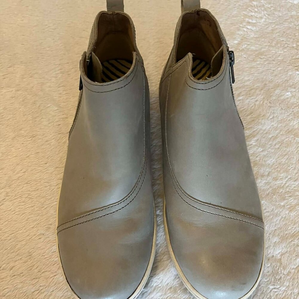 Taos Footwear Women's Bootsie Ankle Boots Leather Sneaker size 7